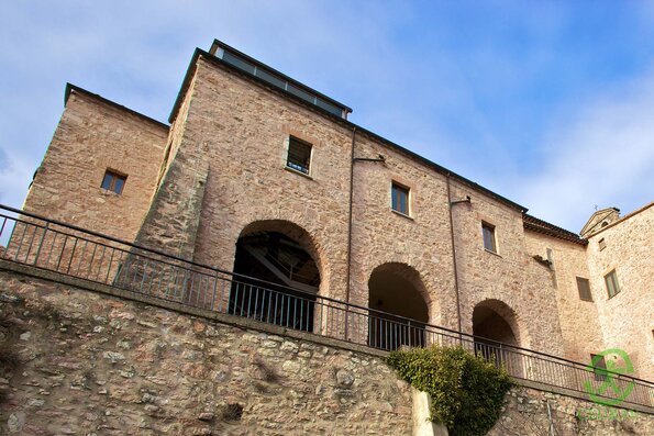 Facciata a valle Monastero S. Giacomo - CEDRAV - Cerreto di Spoleto