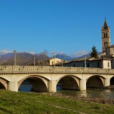 5 - Foligno con Fiume Topino