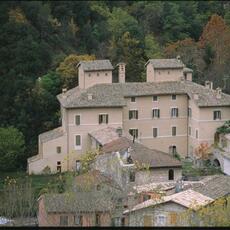 6-villa poli