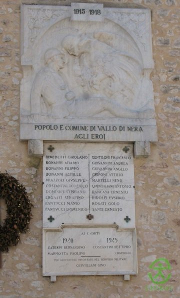 Monumento_ai_caduti_del_Comune_di_Vallo_di_Nera_a_Piedipaterno
