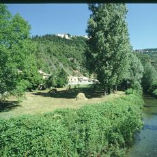 Cerreto Panorama Borgo e Fiume Nera