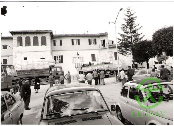 20)piazza pontano