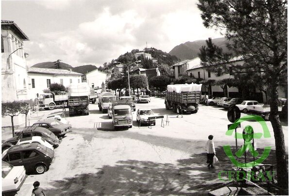 21)piazza pontano